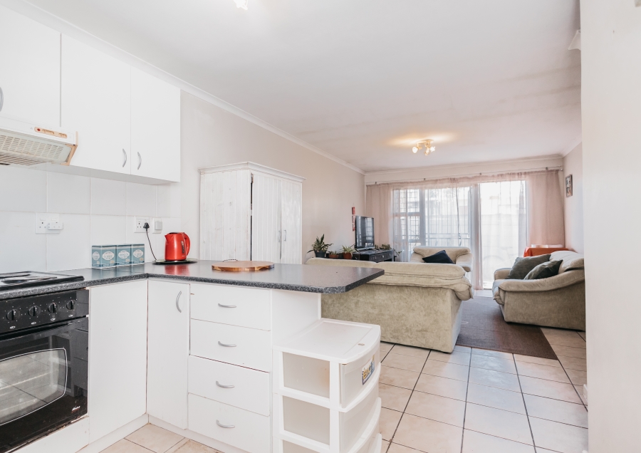 2 Bedroom Property for Sale in Oakglen Western Cape